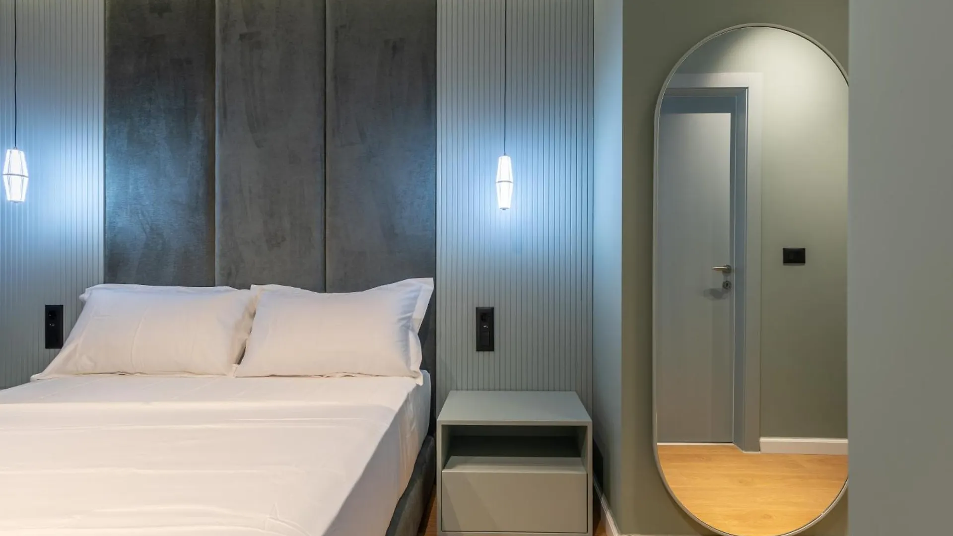 Rooms City Center 티라나